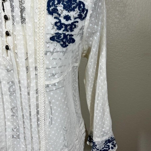 Free People cream top Jocelyn Boho Lace Embroidered Pleated Bell Sleeves size M - Picture 9 of 14